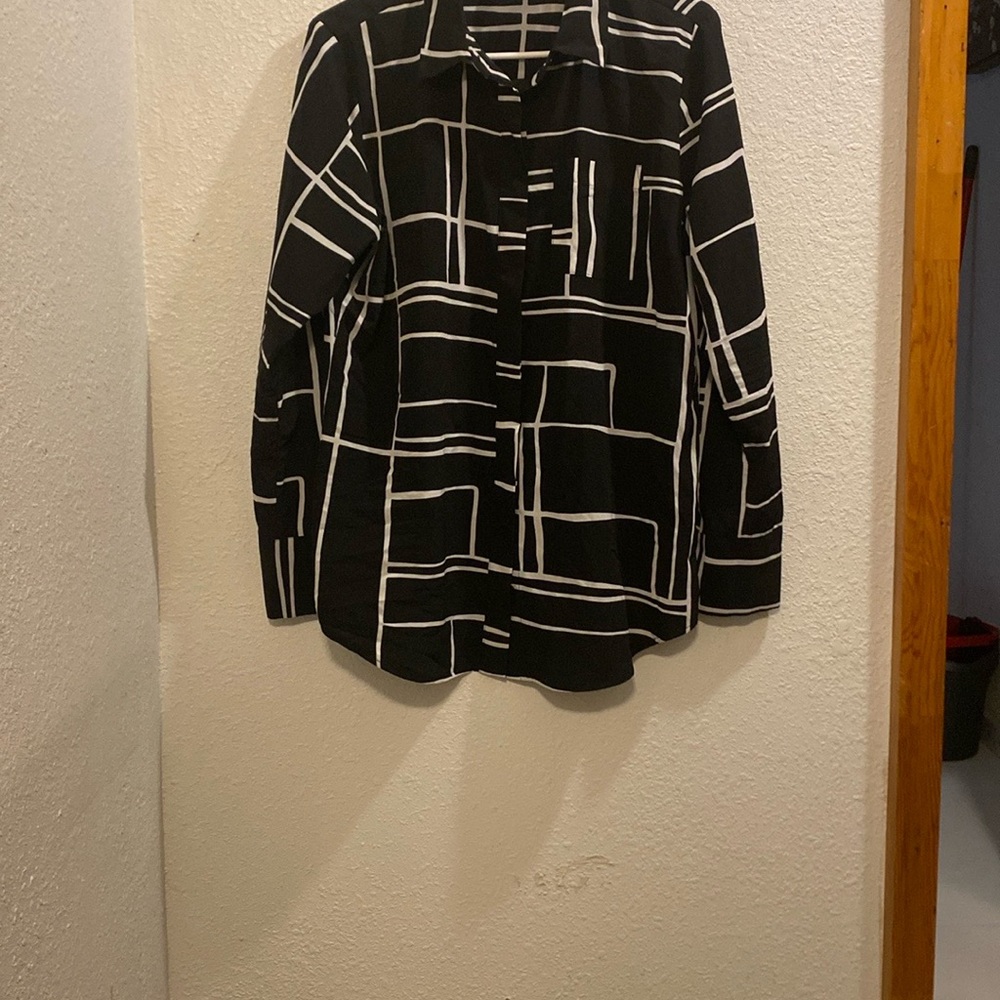 Nine West Black and White Grid Pattern Top